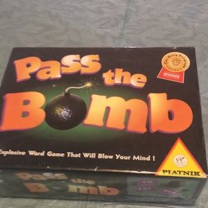 Pass the Bomb Word Game LIKE NEW Game of Yr Winner